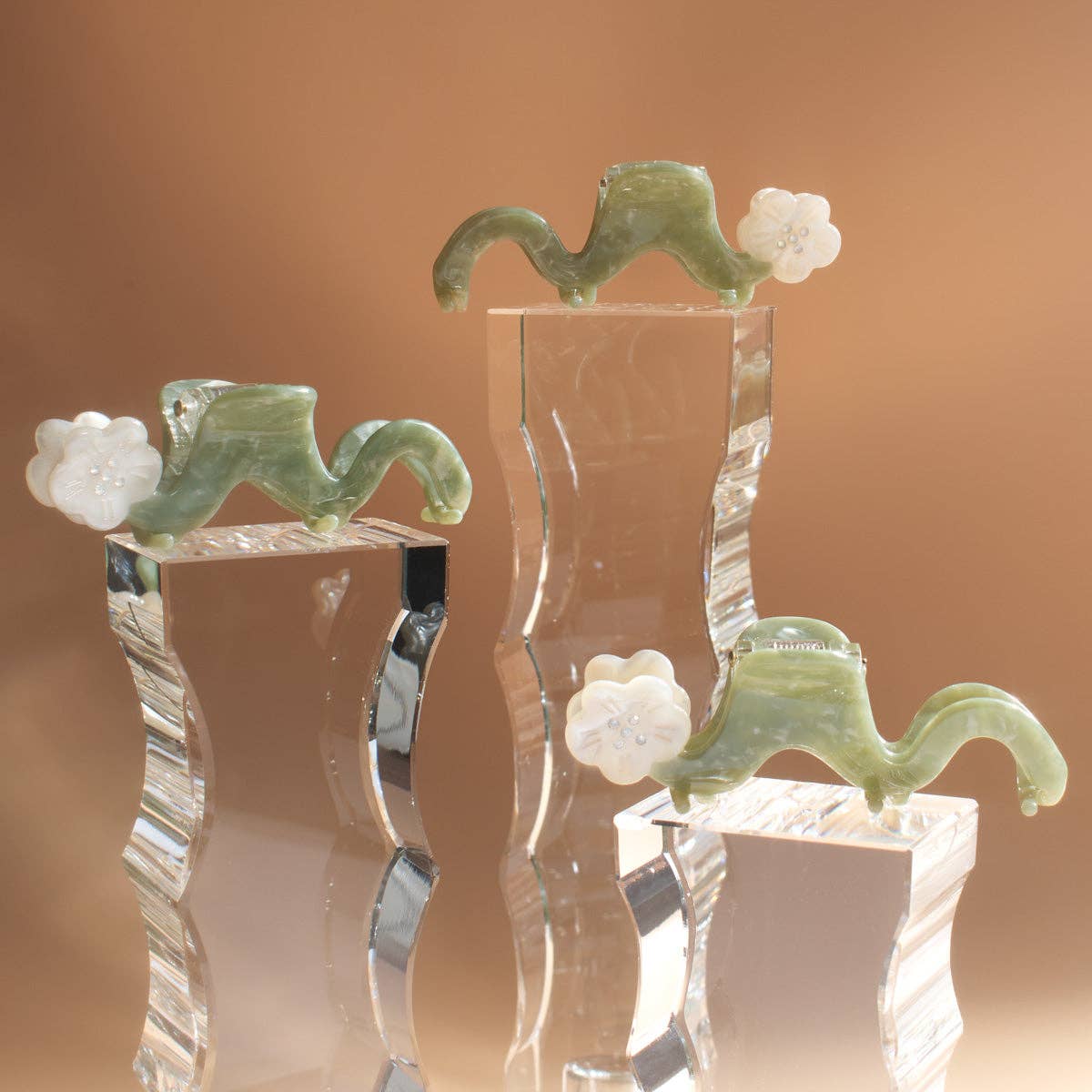 White Orange Blossom Flower Small Squiggle Acetate Hair Claw - Lalka Beauty Co.