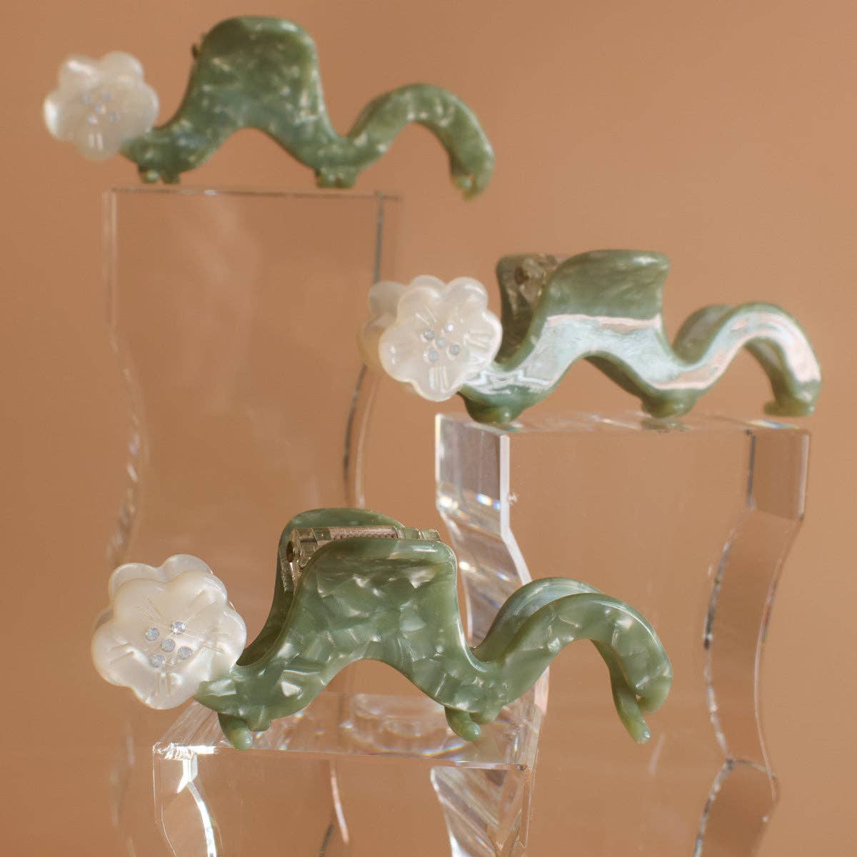 White Orange Blossom Flower Small Squiggle Acetate Hair Claw - Lalka Beauty Co.