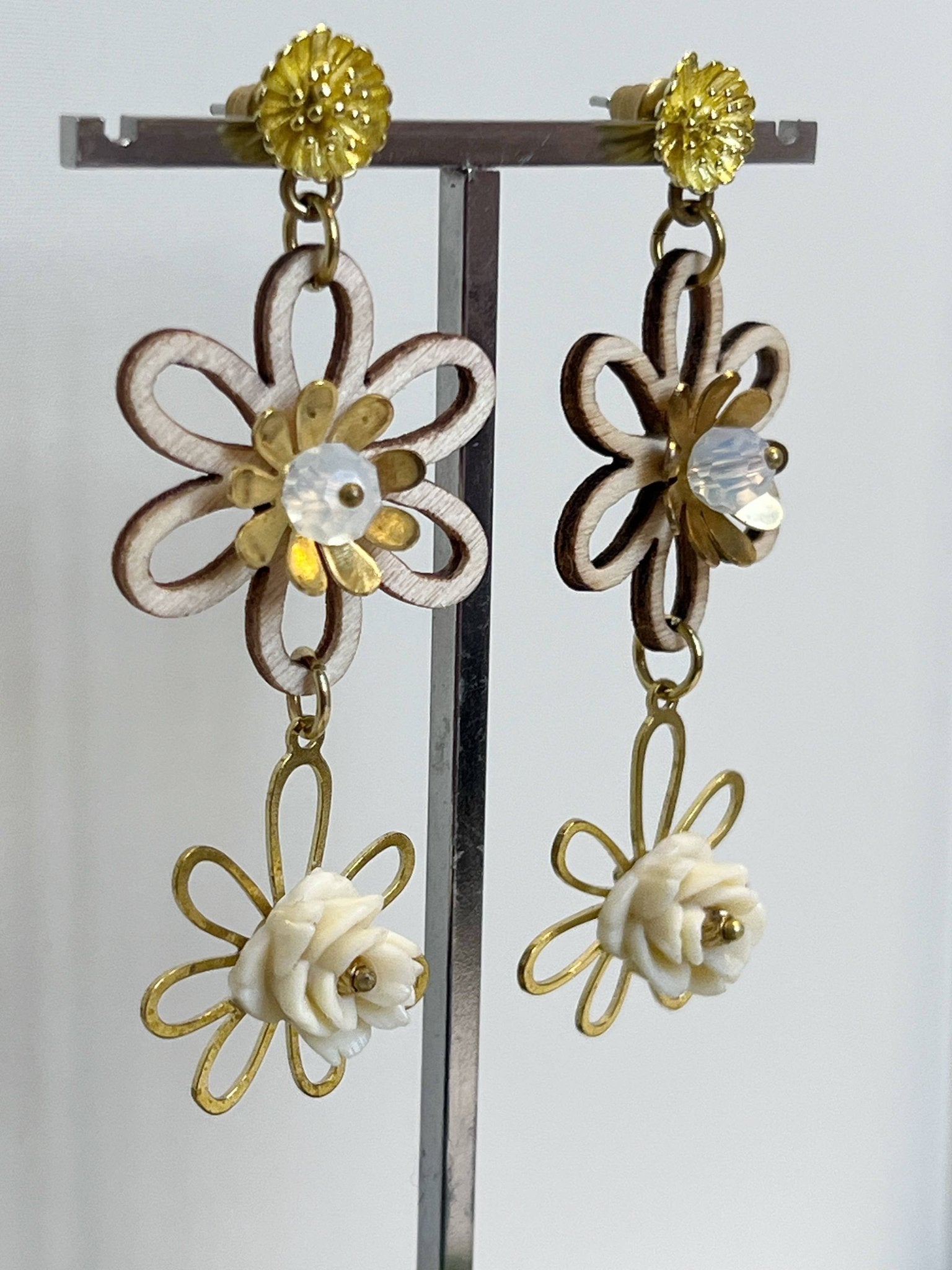 Beauty Vintage Double Flower Dangle Earrings in Creme/Beige - Lalka Beauty Co.