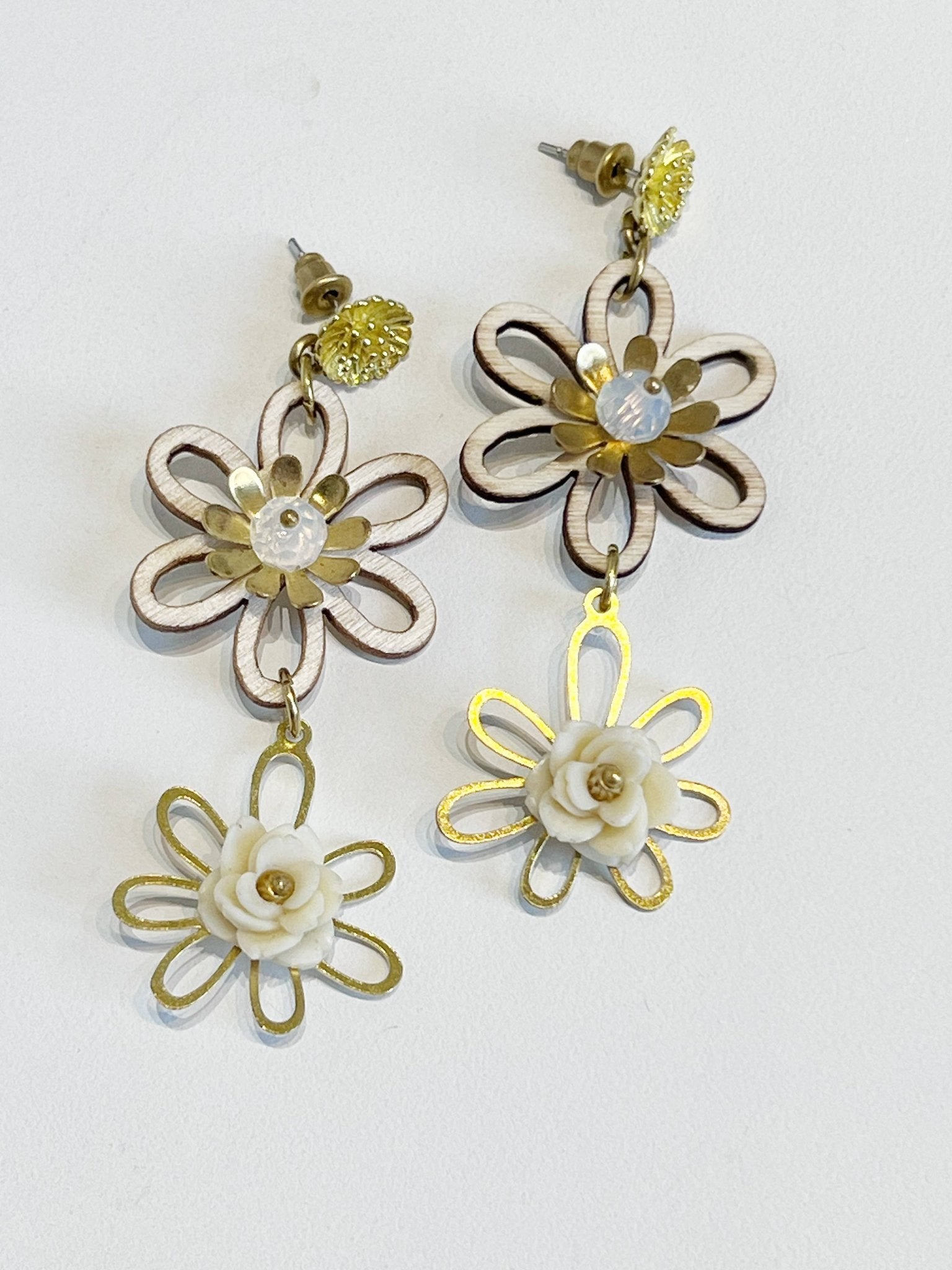 Beauty Vintage Double Flower Dangle Earrings in Creme/Beige - Lalka Beauty Co.