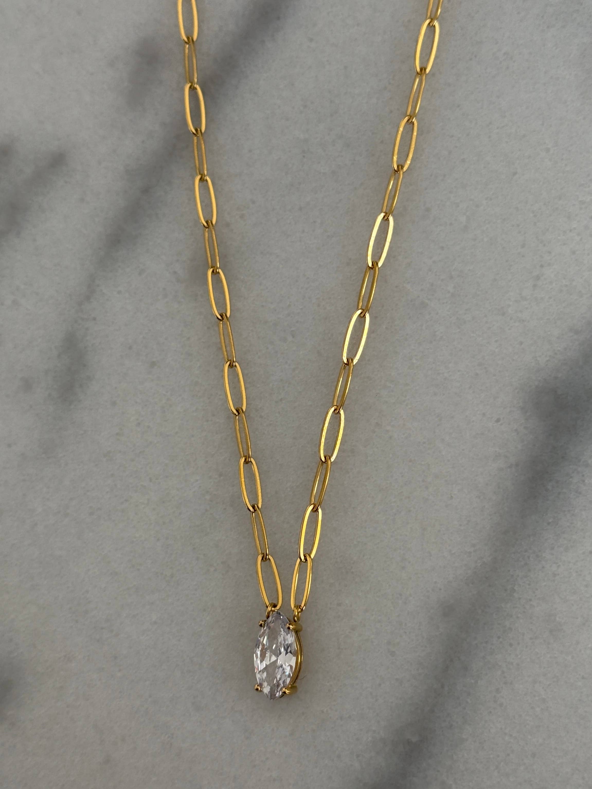 GOLD + DIAMOND PENDANT NECKLACE