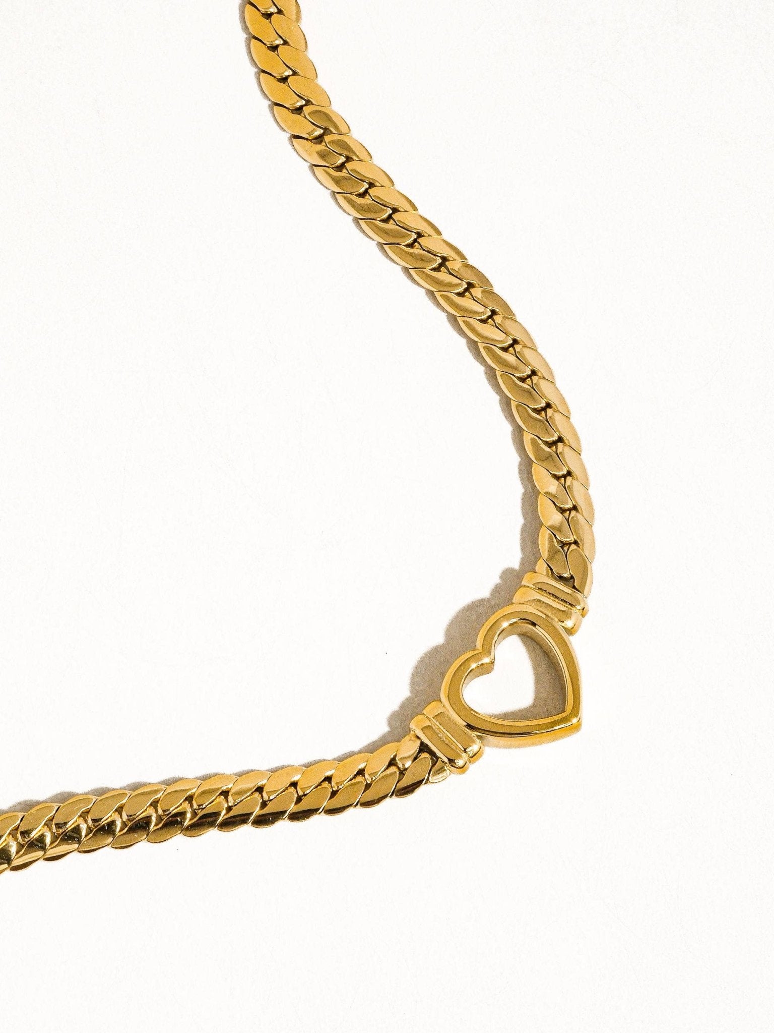 Tessa 14K Non - Tarnish Heart Snake Chain Bracelet - Lalka Beauty Co.