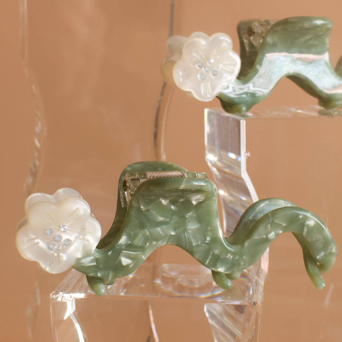 White Orange Blossom Flower Small Squiggle Acetate Hair Claw - Lalka Beauty Co.