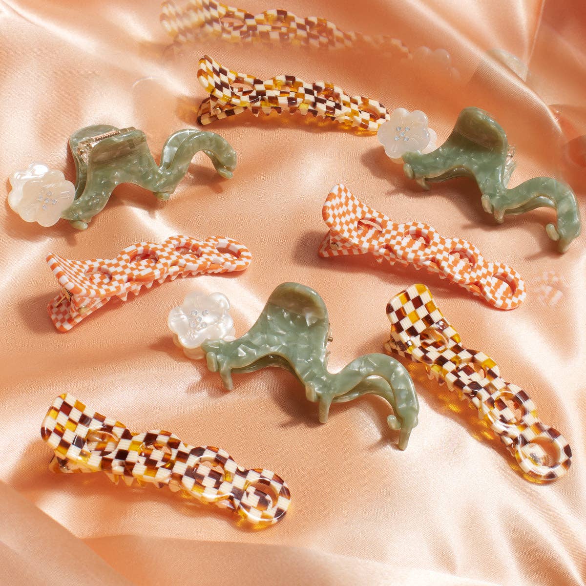 White Orange Blossom Flower Small Squiggle Acetate Hair Claw - Lalka Beauty Co.